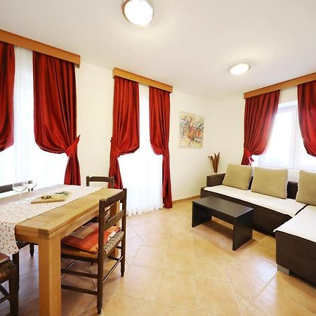Apartmani "Jadran" Паг Екстериор снимка