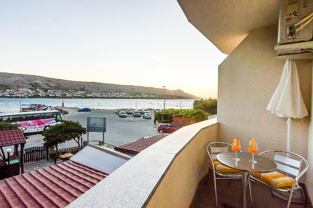 Apartmani "Jadran" Паг Екстериор снимка