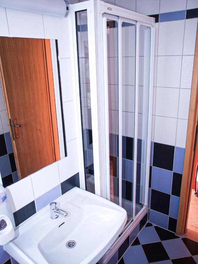 Apartmani "Jadran" Паг Екстериор снимка