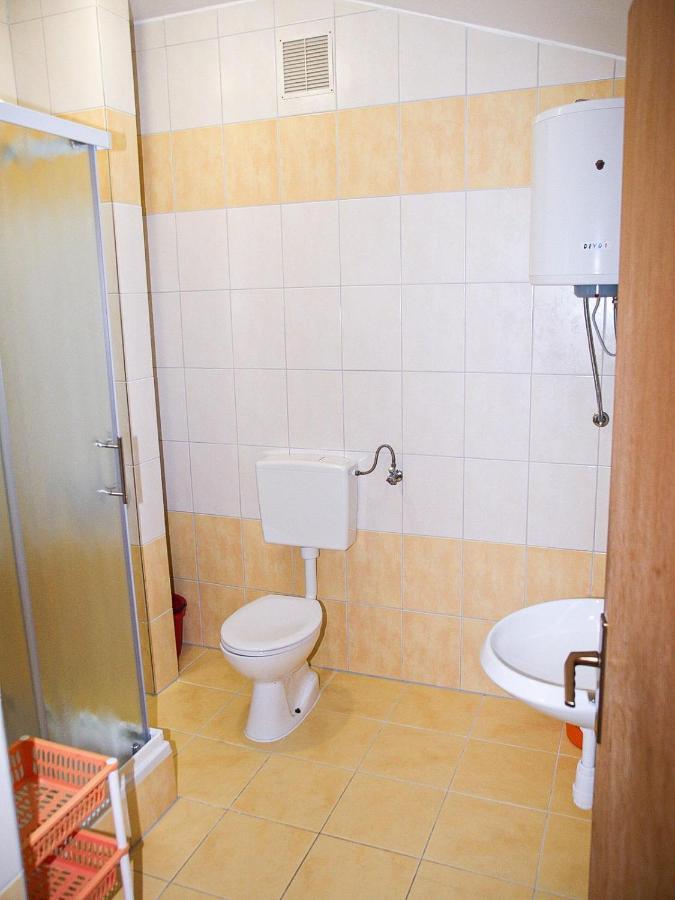 Apartmani "Jadran" Паг Екстериор снимка