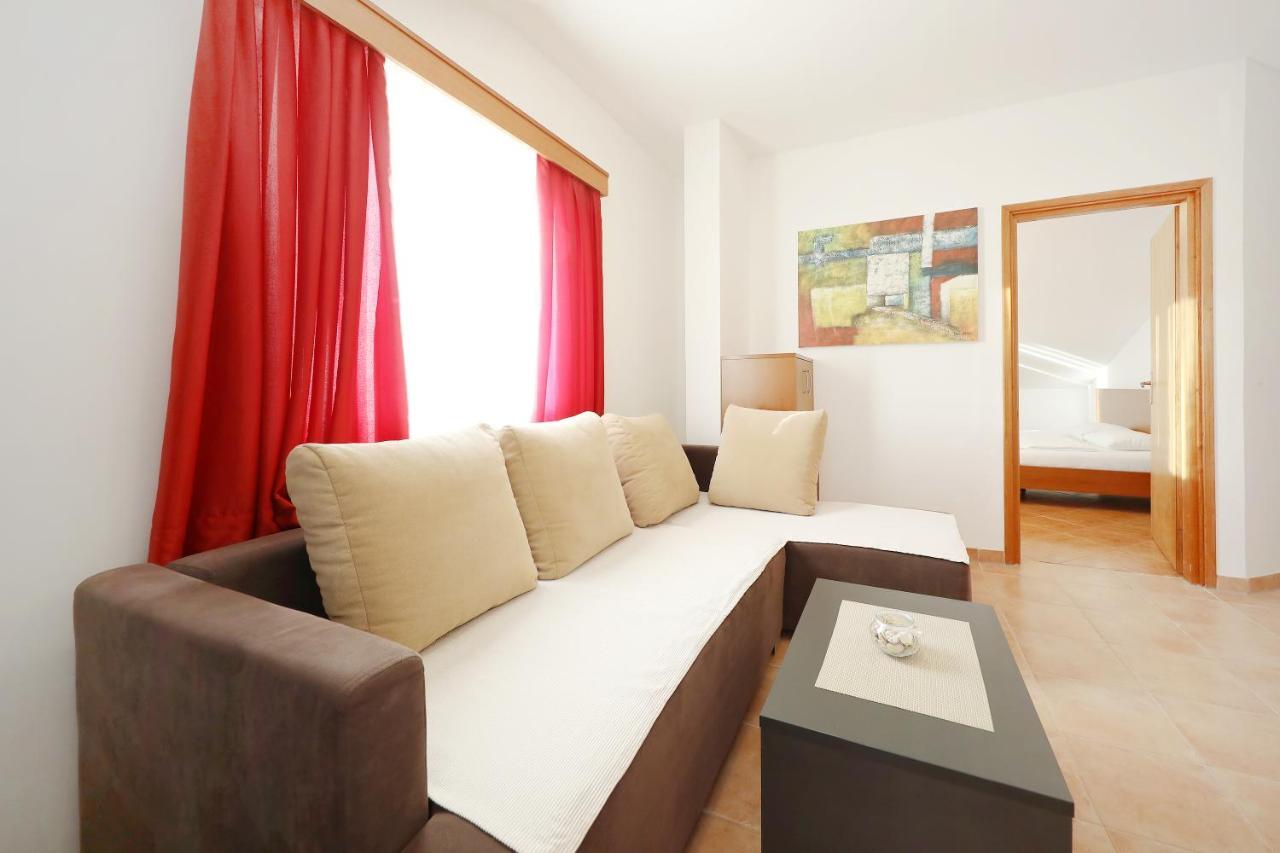 Apartmani "Jadran" Паг Екстериор снимка