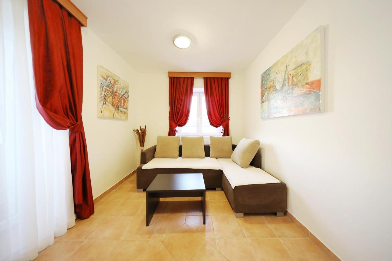 Apartmani "Jadran" Паг Екстериор снимка