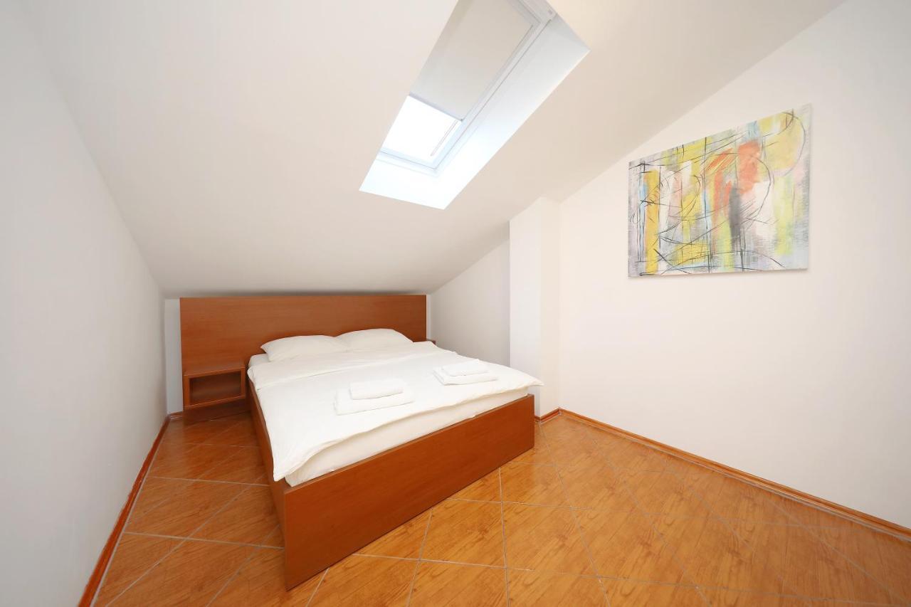 Apartmani "Jadran" Паг Екстериор снимка