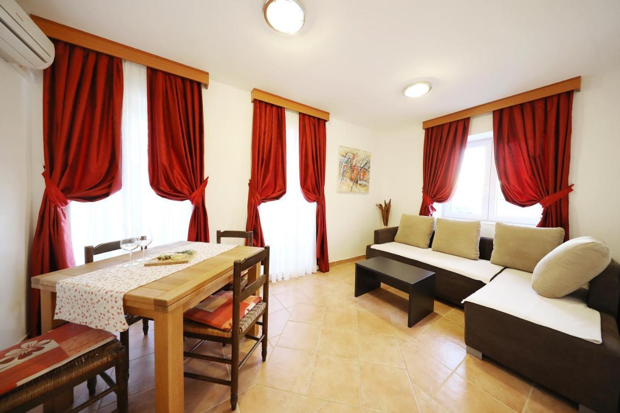 Apartmani "Jadran" Паг Екстериор снимка