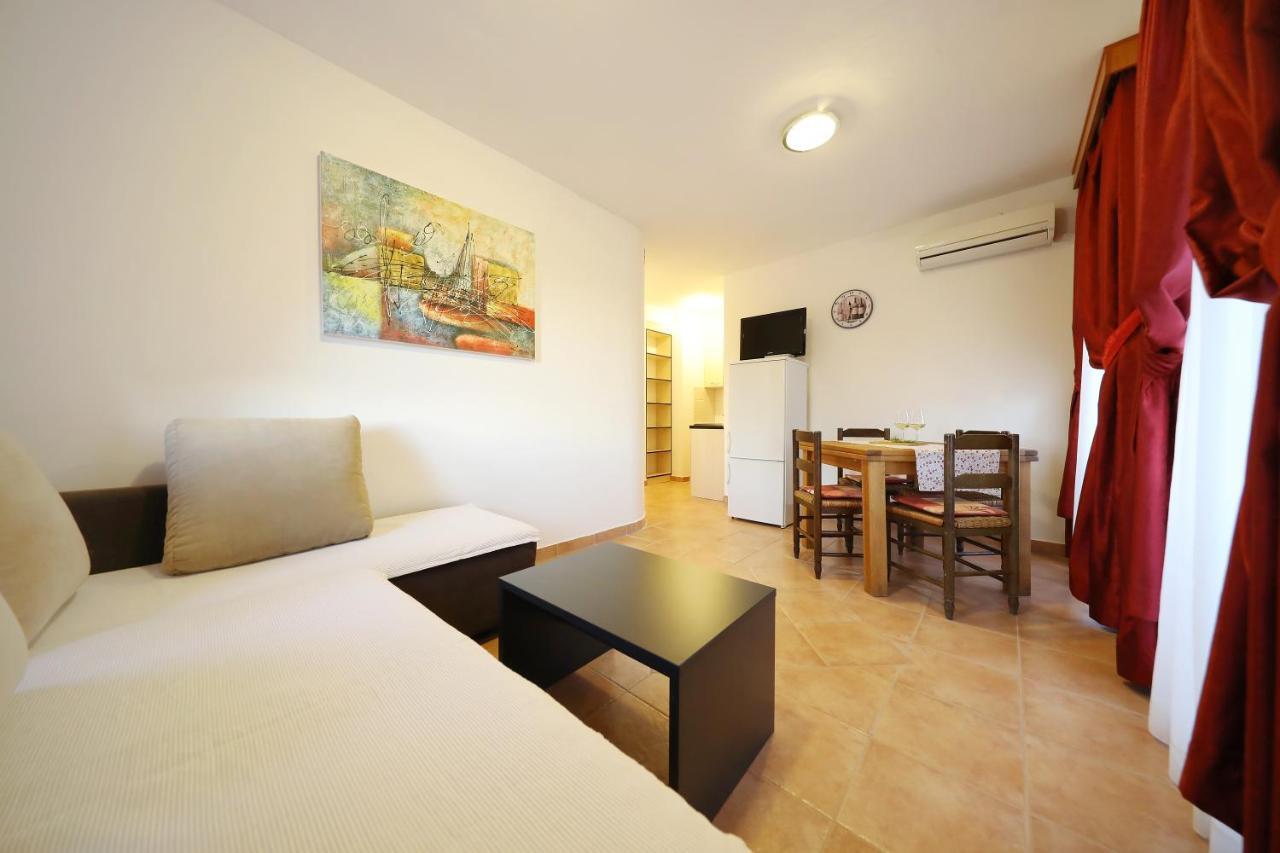 Apartmani "Jadran" Паг Екстериор снимка