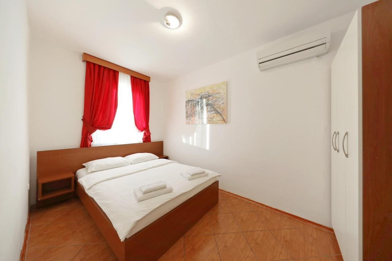 Apartmani "Jadran" Паг Екстериор снимка