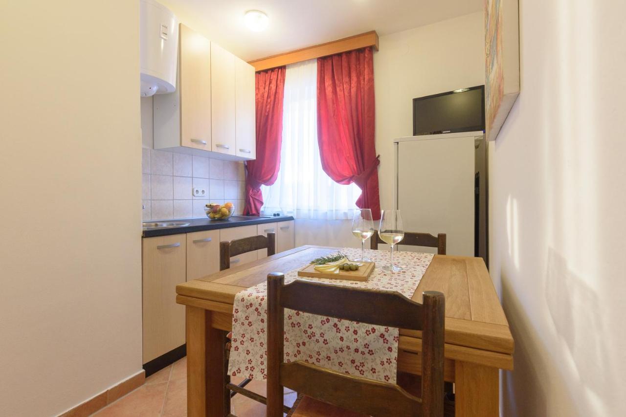 Apartmani "Jadran" Паг Екстериор снимка