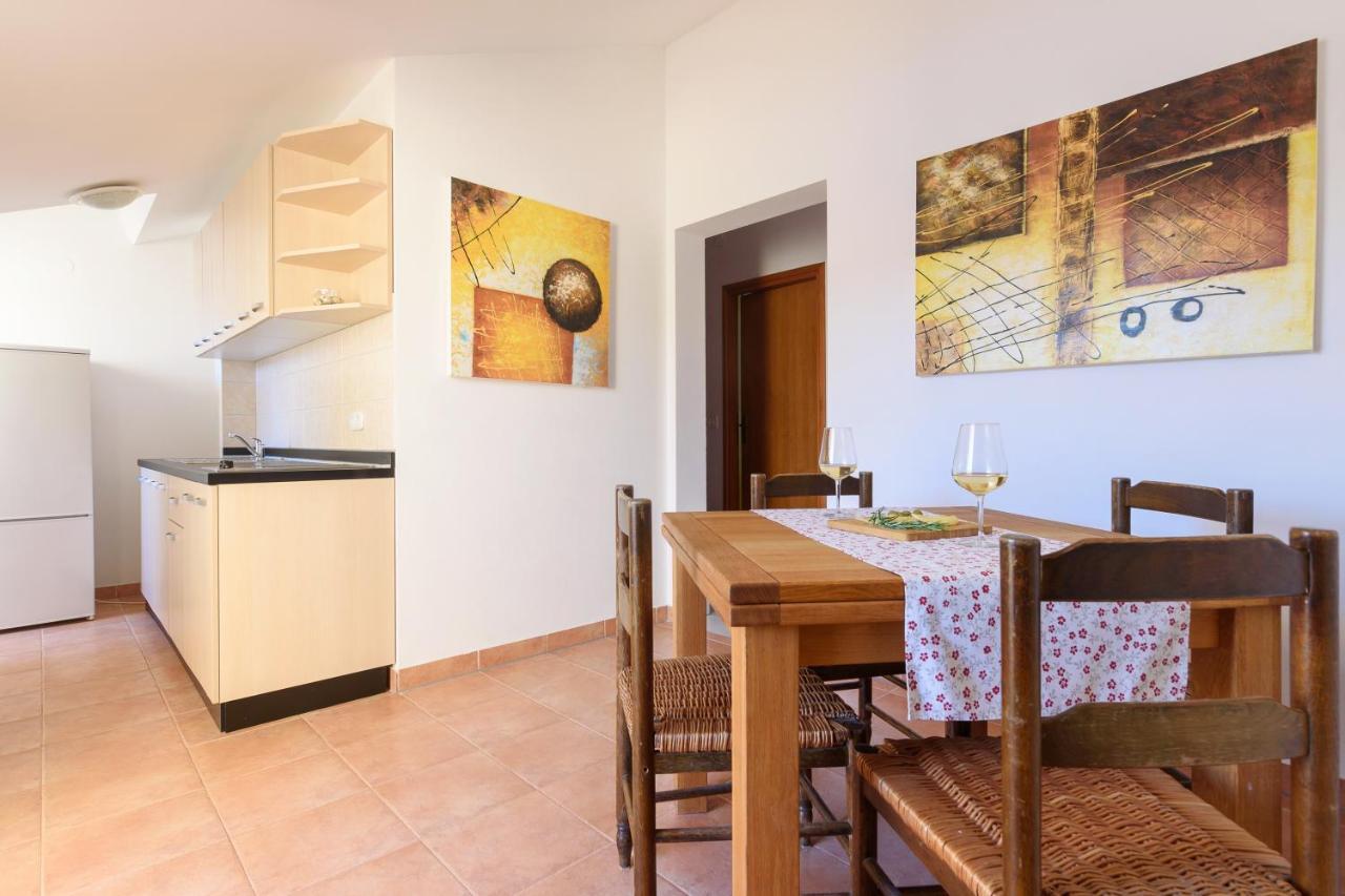 Apartmani "Jadran" Паг Екстериор снимка