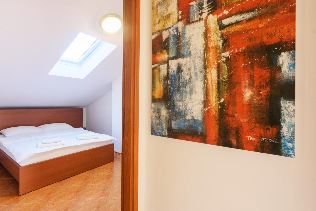 Apartmani "Jadran" Паг Екстериор снимка