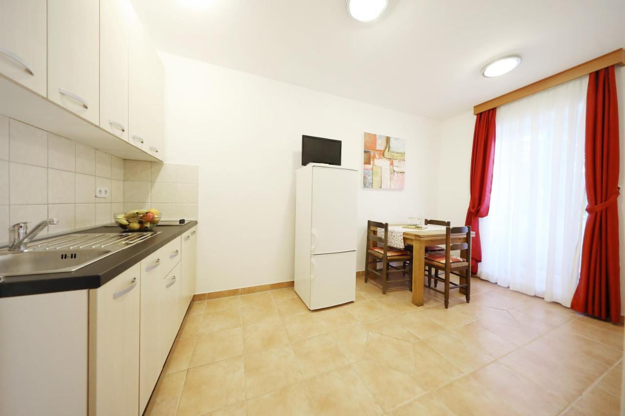 Apartmani "Jadran" Паг Екстериор снимка