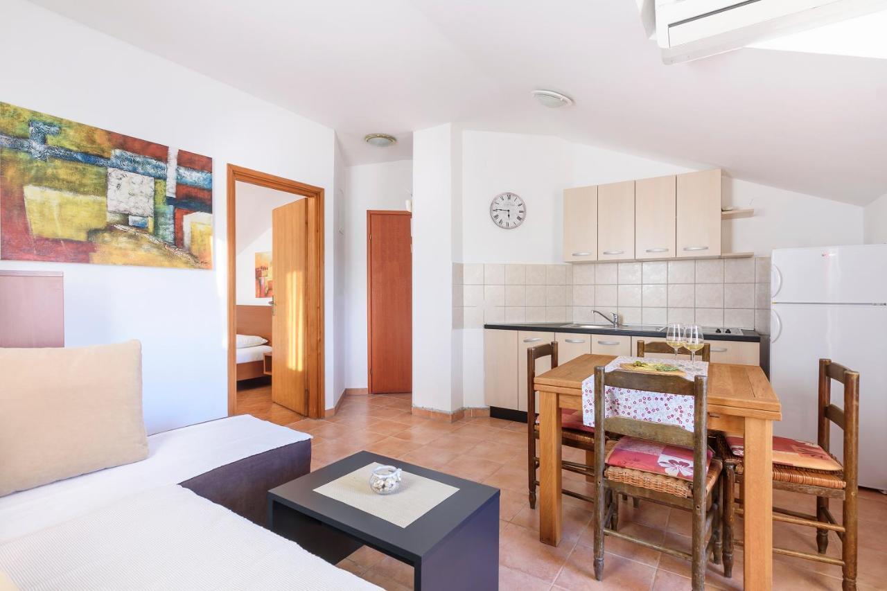Apartmani "Jadran" Паг Екстериор снимка